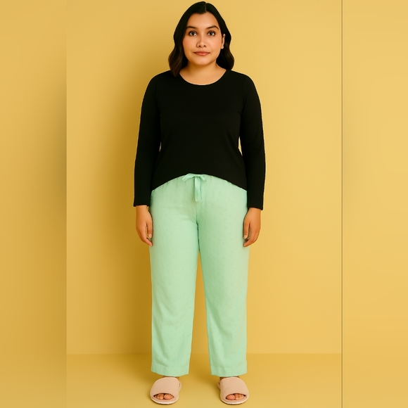 ❗$1 Bundled❗OF THE MOMENT Green Warm Plush Bubble Pajama Pants - Picture 1 of 4